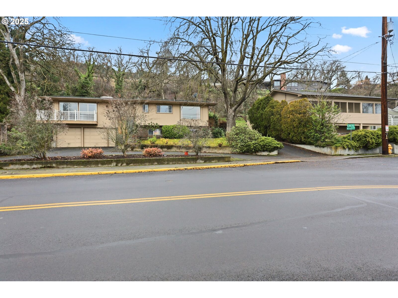 Property Photo:  1610 Kelly Ave  OR 97058 