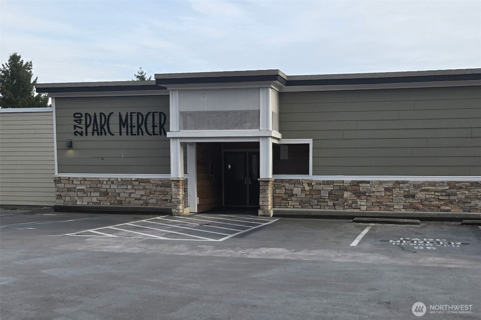 Property Photo:  2740  76th Avenue SE 502  WA 98040 