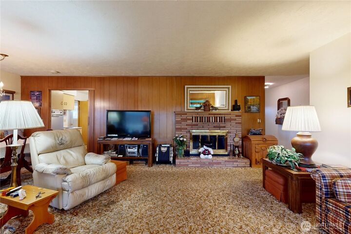 Property Photo:  1513 SE Central Avenue  WA 99324 