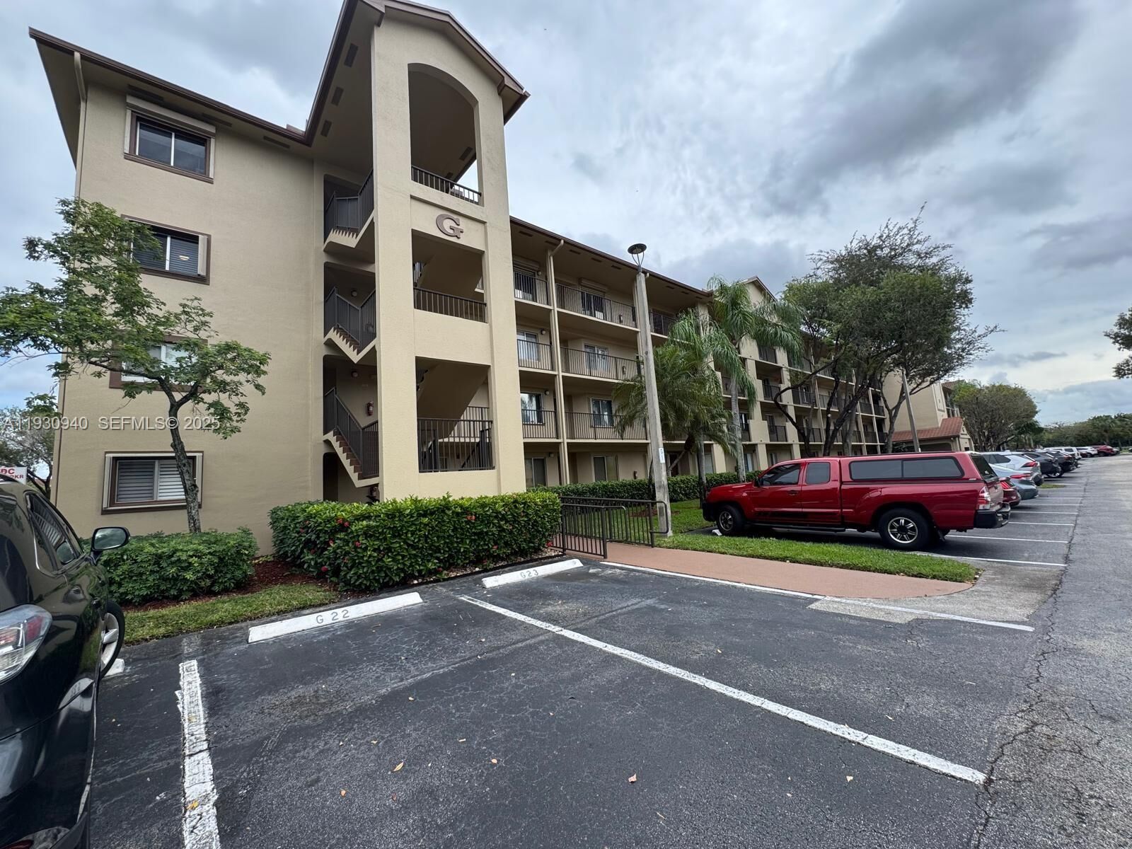 Property Photo:  1351 SW 141st Ave 205G  FL 33027 
