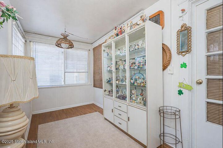 Property Photo: 4 Vreeland Street NY 10302