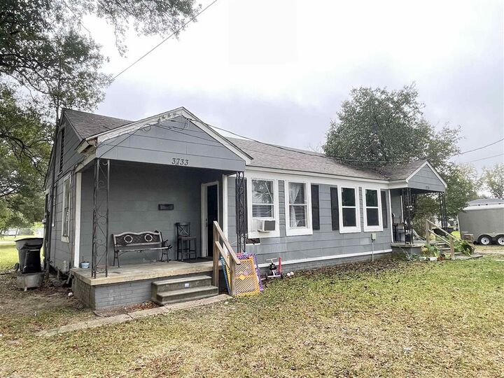 Property Photo: 3733 & 3735 Harvard Street LA 70607