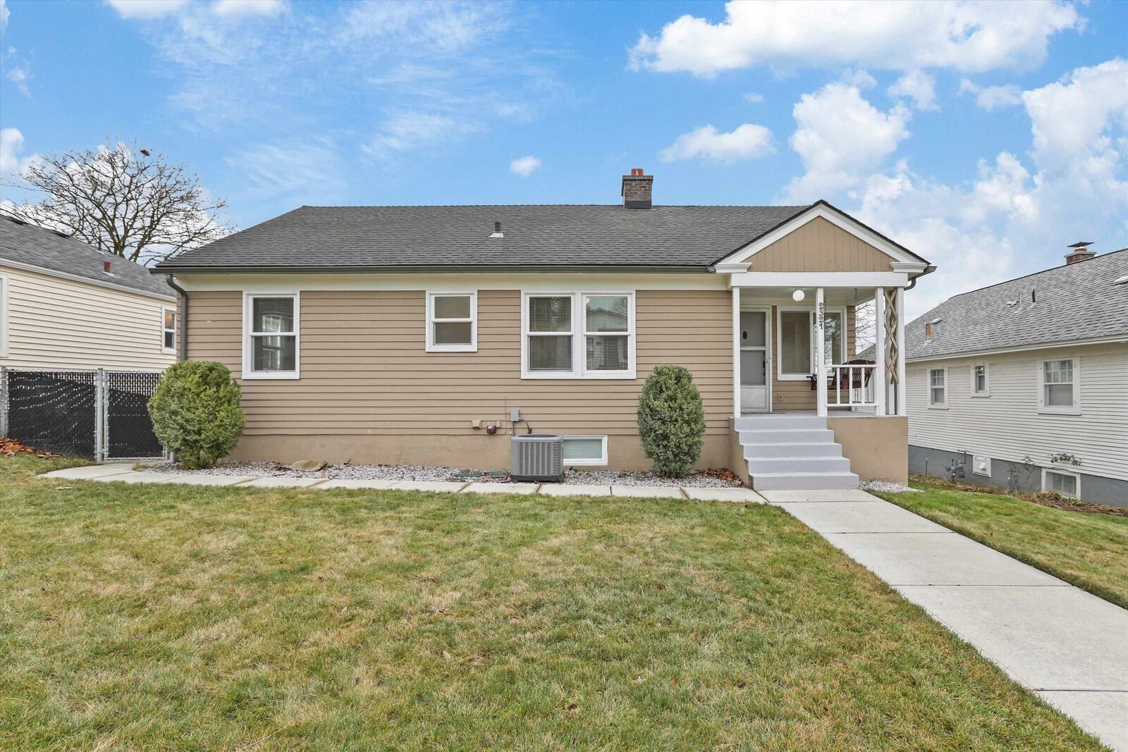 Property Photo:  2321 W Dalton Ave  WA 99205 