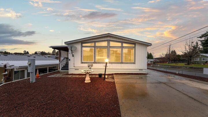 Property Photo:  1200 S Euclid Rd 76  WA 98930 