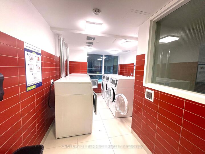 Property Photo:  231 College Street 402R  ON M5T 1R4 