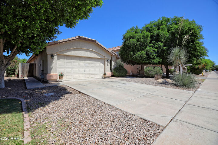Property Photo:  670 E Kyle Drive  AZ 85296 