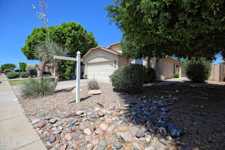 Property Photo:  670 E Kyle Drive  AZ 85296 