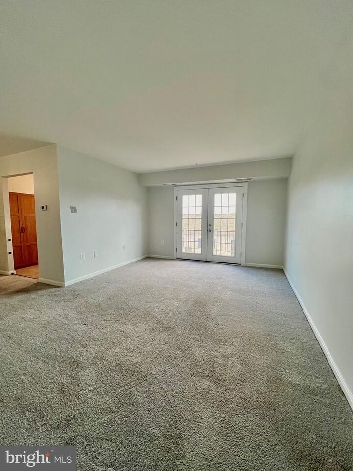 Property Photo:  430 N Armistead Street 302  VA 22312 