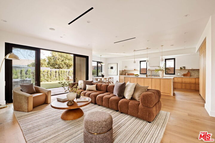 Property Photo: 4066 Lyceum Ave CA 90066