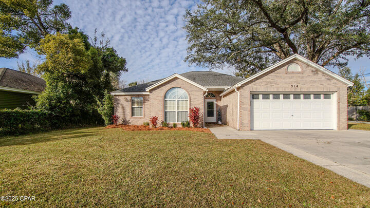 Property Photo:  914 Virginia Avenue  FL 32444 