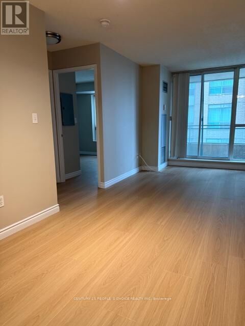 Property Photo:  39 Pemberton Avenue 516  ON M2M 1X9 