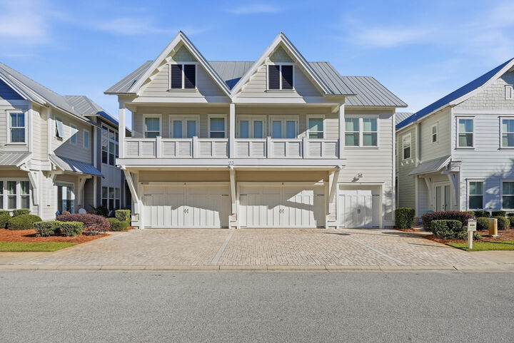 Property Photo: 23 E York Lane Unit A FL 32461