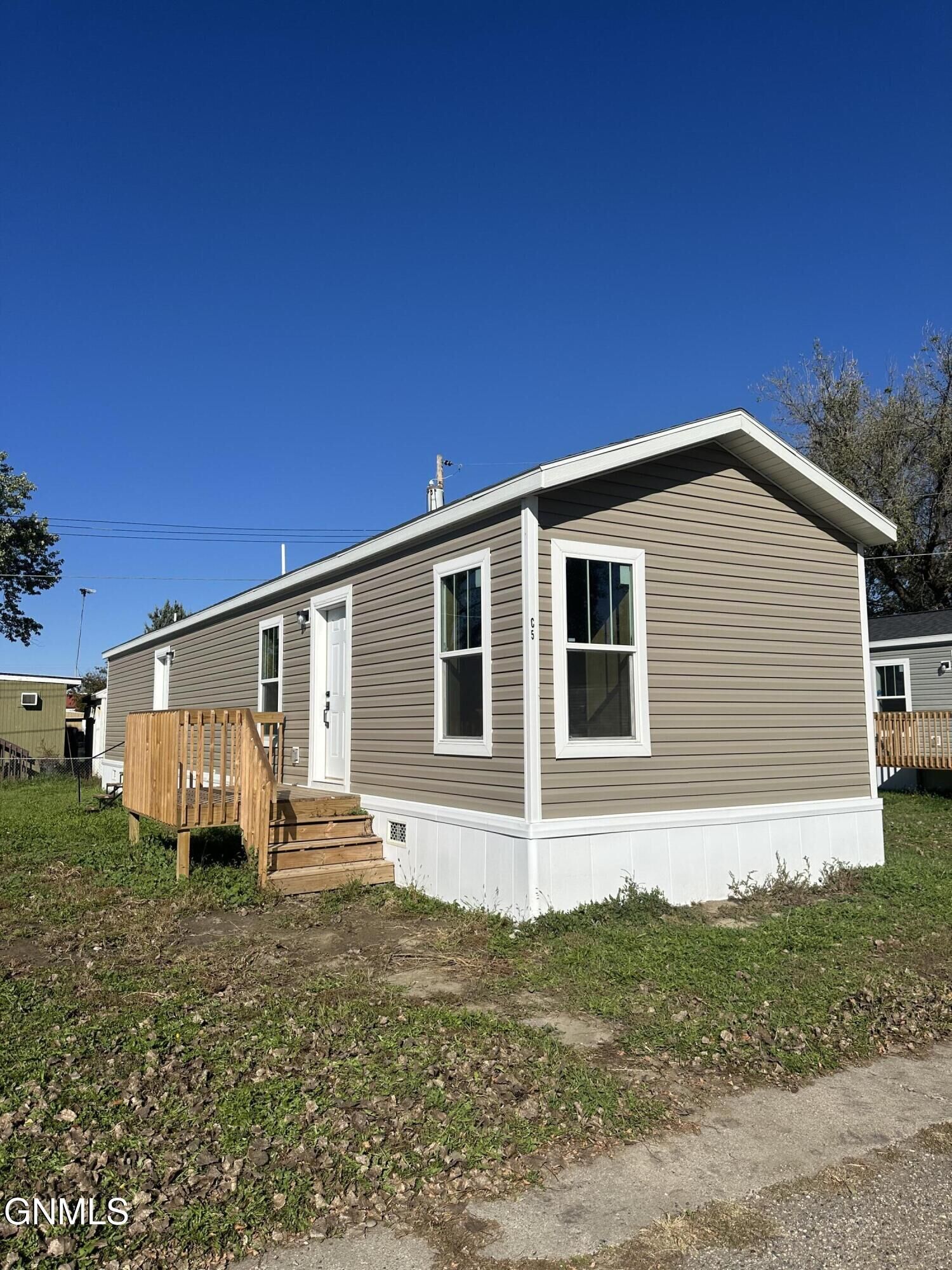 Property Photo:  703 6th Avenue SE C5  ND 58554 