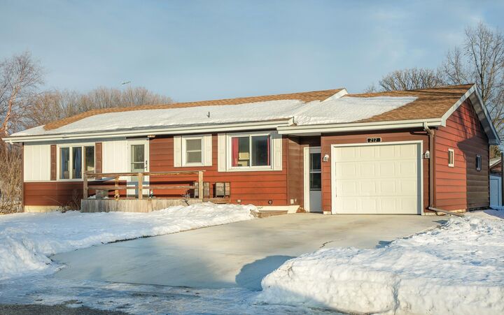 Property Photo: 272 Spruce Street IA 50602