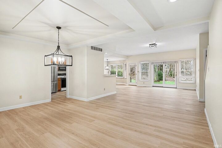 Property Photo:  1539 Stone Court  IN 46514 