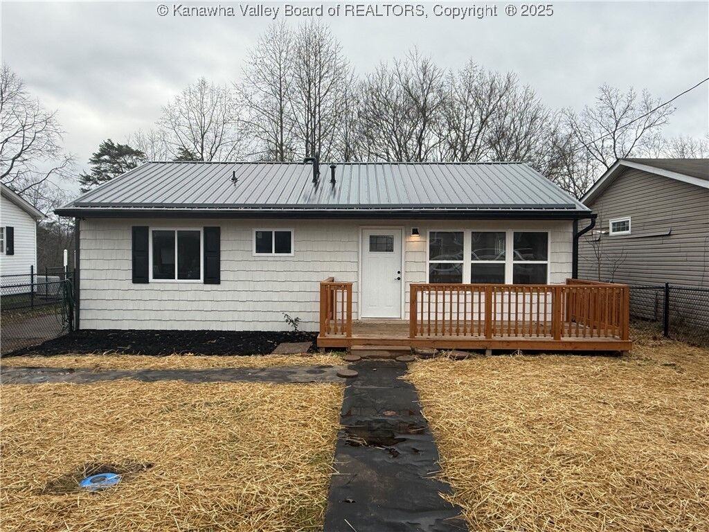 Property Photo:  1530 Upper Midway Drive  WV 25064 