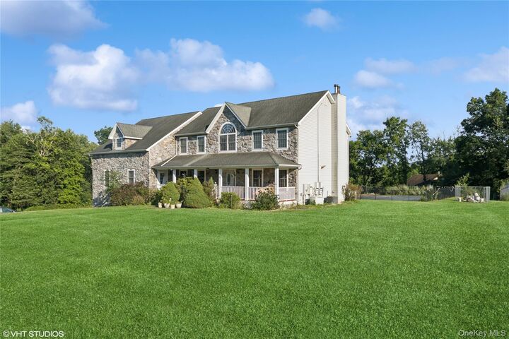 Property Photo:  10 Willys Court  NY 12575 