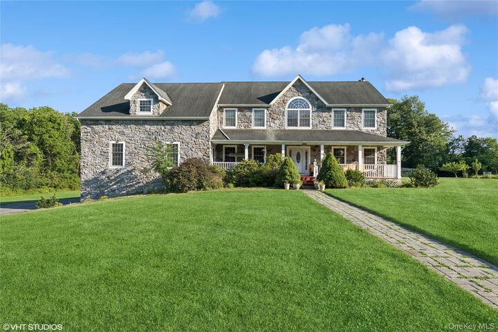 Property Photo:  10 Willys Court  NY 12575 