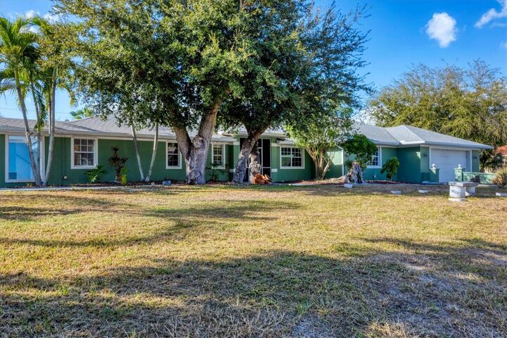 Property Photo:  2540 Carmine Road  FL 34293 