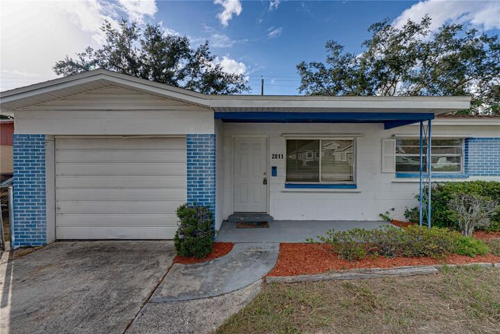 Property Photo:  2011 9th Street NE  FL 33881 