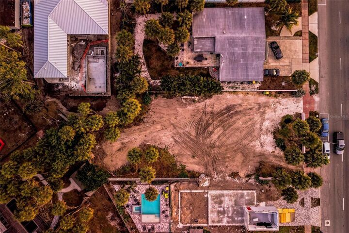 Property Photo:  130 N Blvd Of The Presidents  FL 34236 