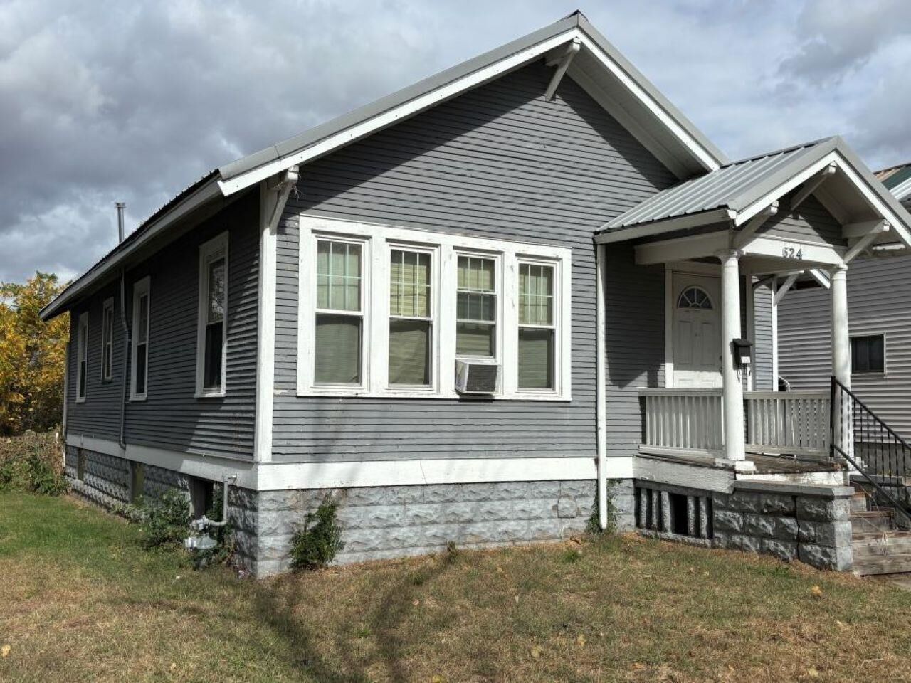 Property Photo: 624 9th Avenue S IA 52732