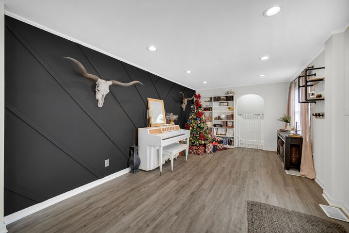 Property Photo:  523 N Cedar Road  IL 60451 