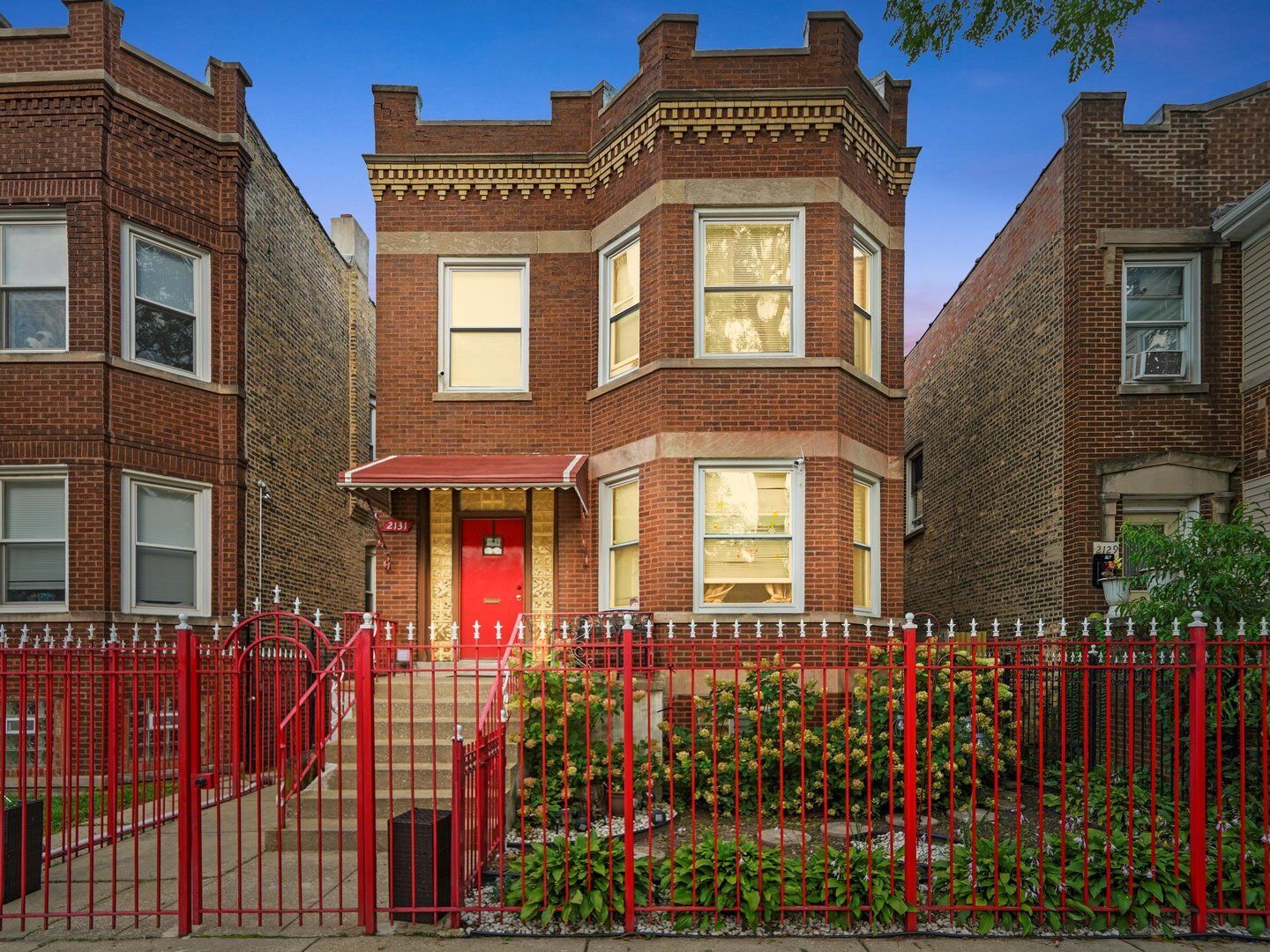 Property Photo:  2131 N Springfield Avenue  IL 60647 