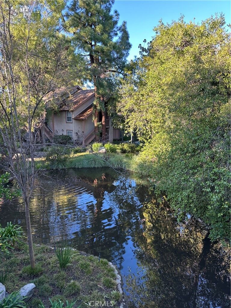 Property Photo: 7060 Avenue Shoup 195 CA 91303