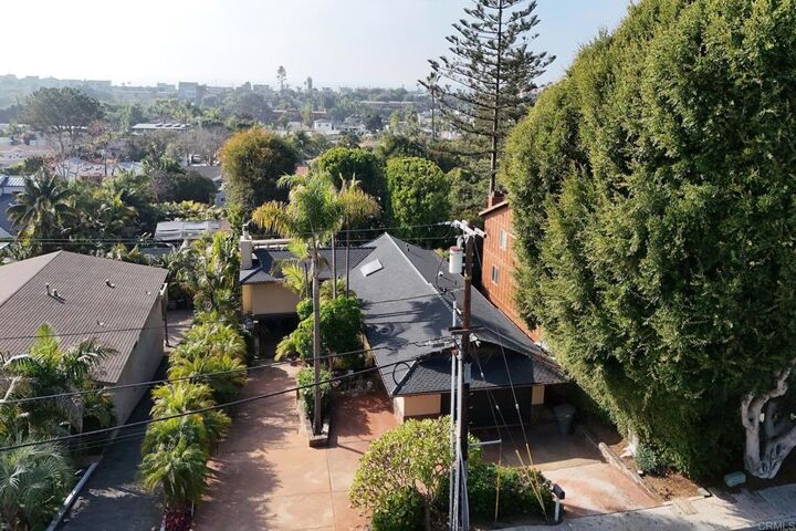 Property Photo:  828 Hygeia Avenue  CA 92024 