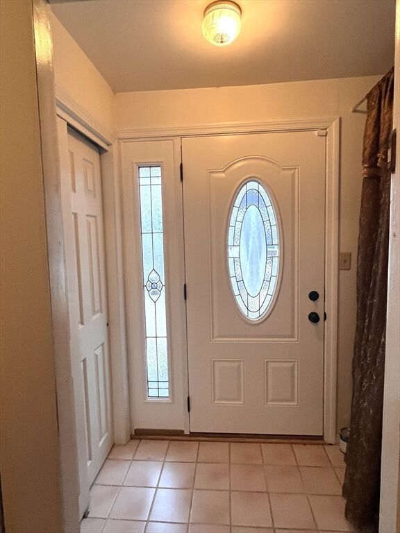 Property Photo:  22 Berkshire St  MA 01420 