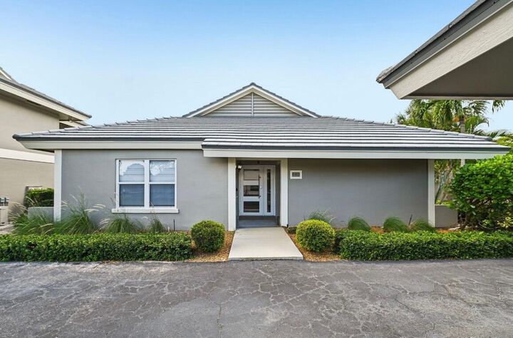 Property Photo:  660 Forsyth Street 7  FL 33487 