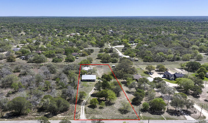 Property Photo:  904 Eagle Creek  TX 78114 