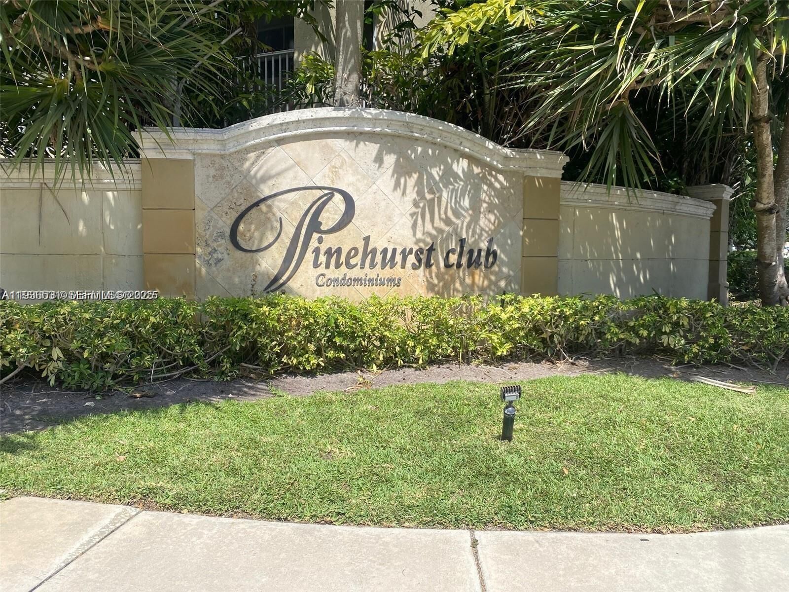 Property Photo:  440 S Park Rd 4-308  FL 33021 