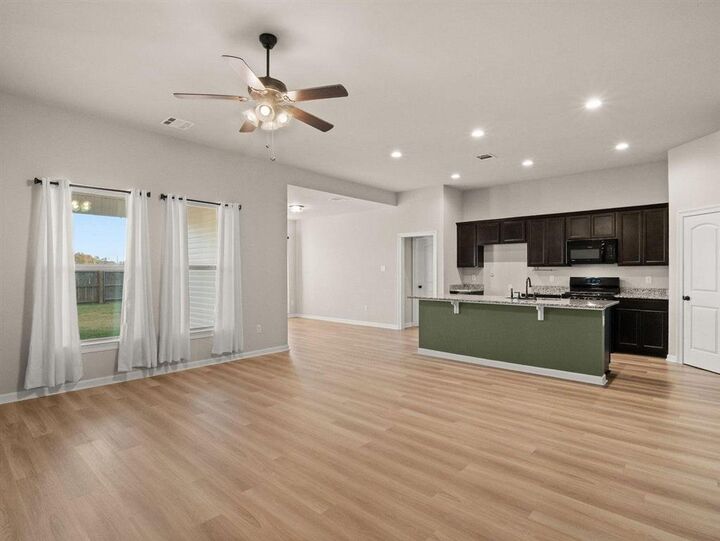 Property Photo:  1507 Bowen Road  LA 70611 