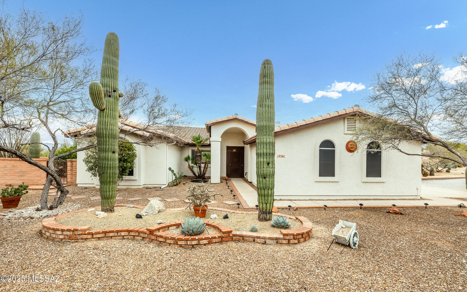 Property Photo:  17541 S Camino Confianza  AZ 85629 