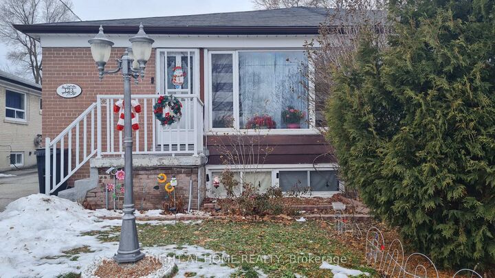 124 Overture Road — photo 1