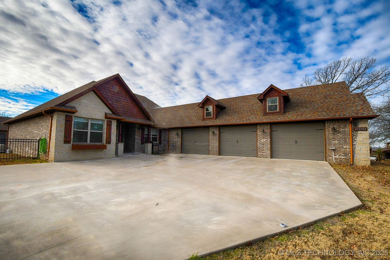 Property Photo:  452902 E 953 Rd Road E  OK 74962 