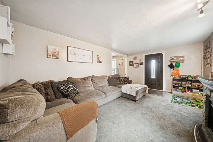 Property Photo:  635 Larimer Ave.  PA 15035 