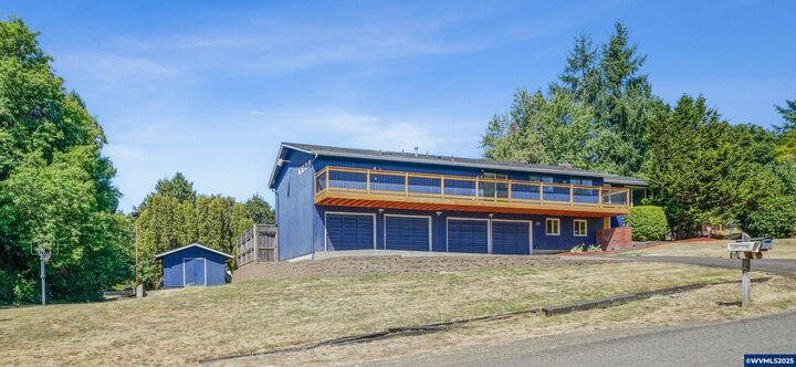 Property Photo: 3212 Terrace NW Dr OR 97321