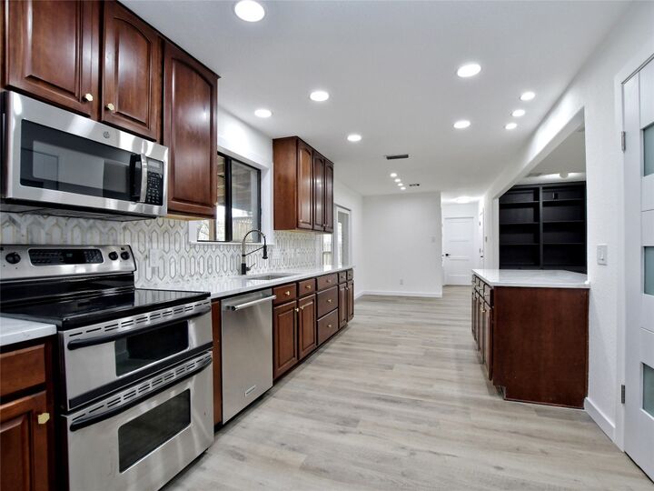 Property Photo: 307 Copperleaf Road TX 78734