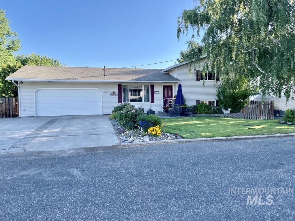 Property Photo: 2321 Rolling Hills Dr. WA 99403