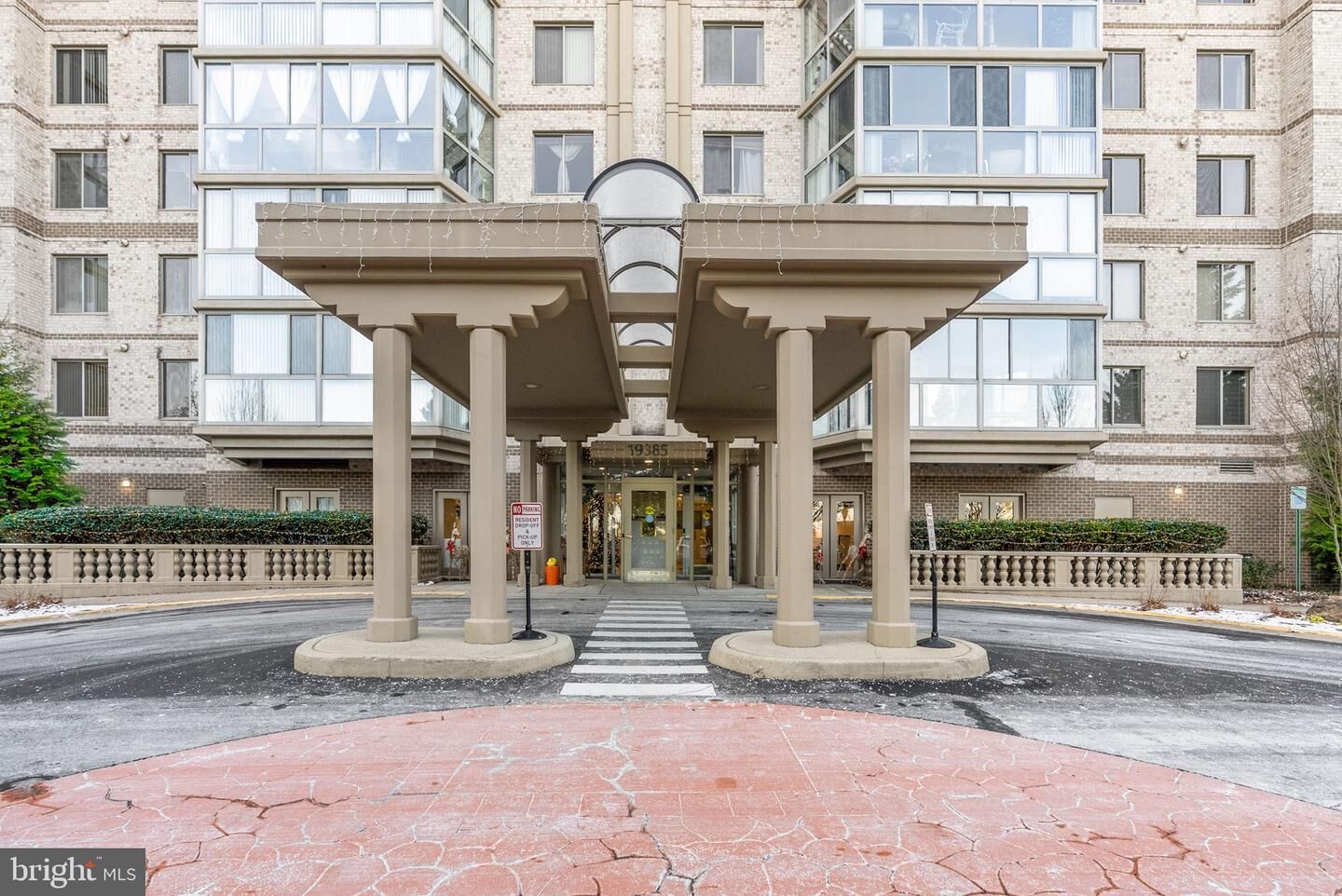 Property Photo: 19385 Cypress Ridge Terrace 821 VA 20176