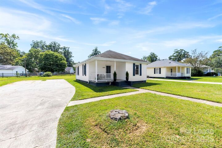 Property Photo: 1525 Perfection Avenue NC 28012