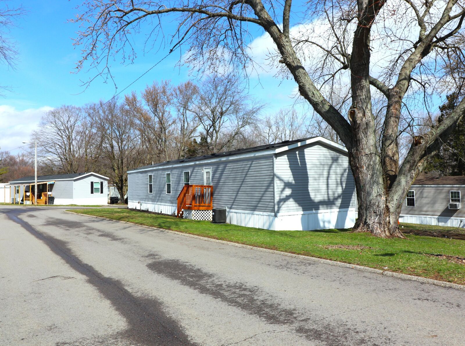 Property Photo:  53 Locust Court  OH 43140 
