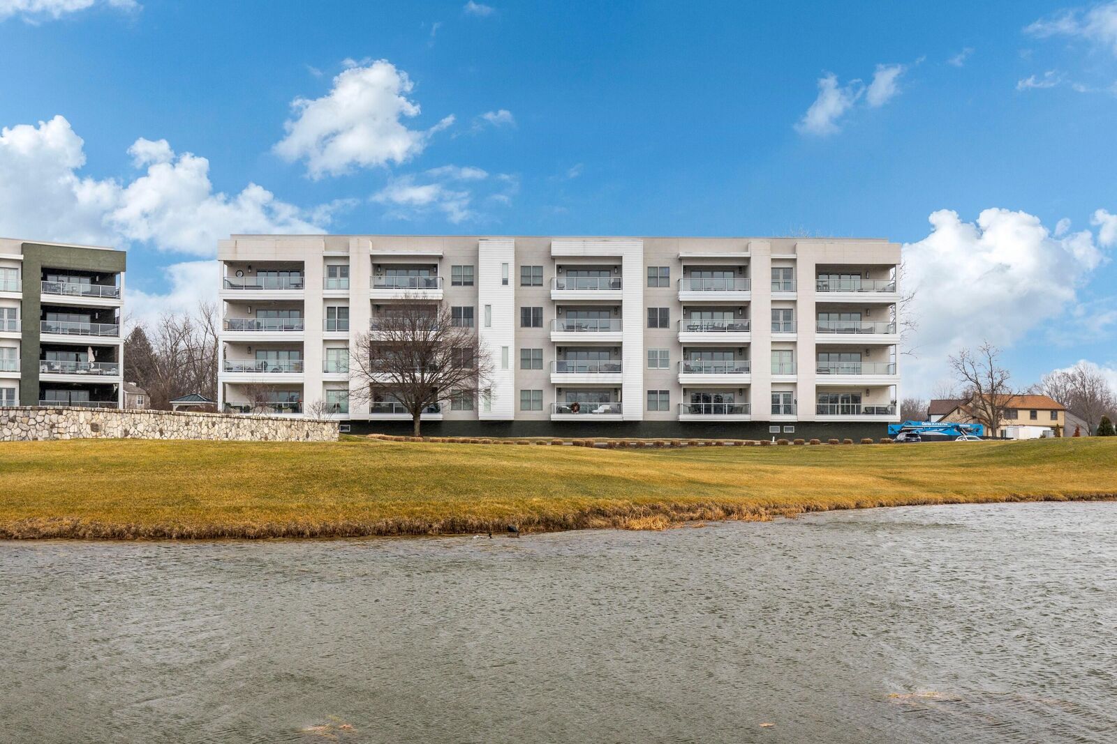 Property Photo:  5285 Highpointe Lakes Drive  OH 43081 