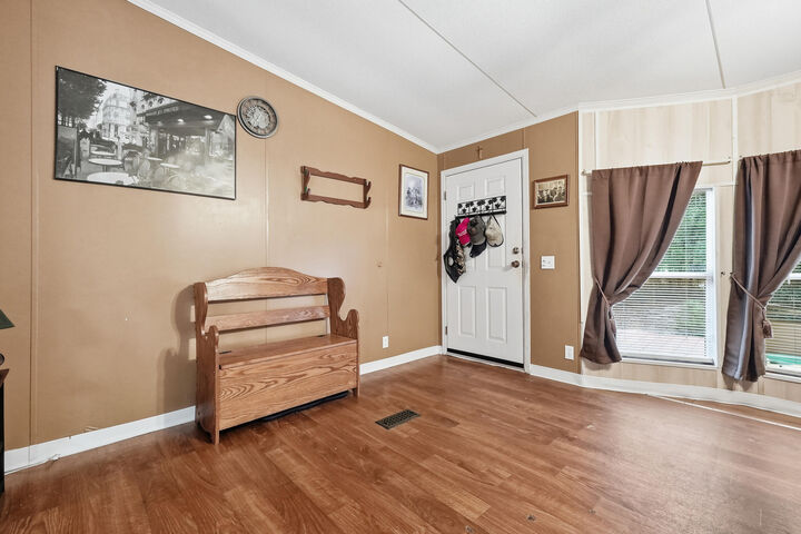 Property Photo: 6011 Staff Road FL 32536