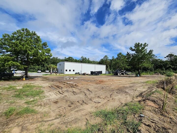 Property Photo:  779 Fl-20  FL 32439 