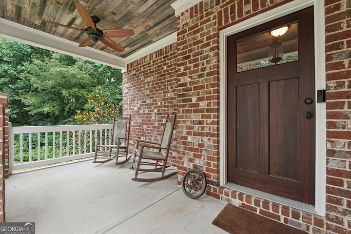 Property Photo: 3332 Holly Glen Drive GA 30019