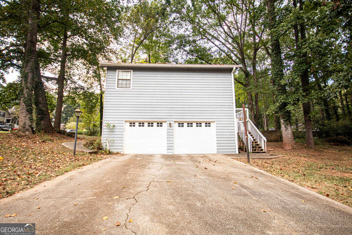 Property Photo: 4031 Oak Stone Drive GA 30135